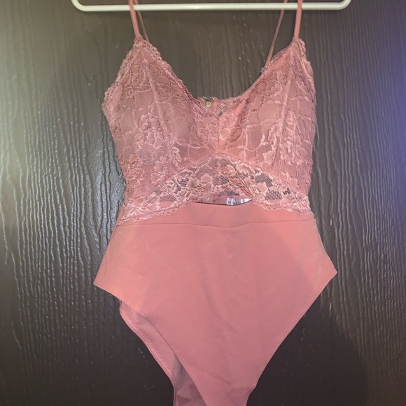 Bodysuits - Picture 2 of 5